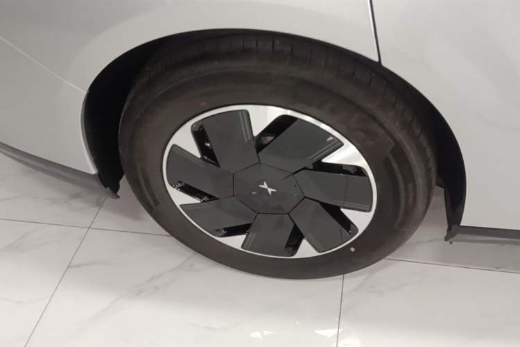 Used XPeng P7+ 2024 Long-Range Max Right Rear Wheel Hub