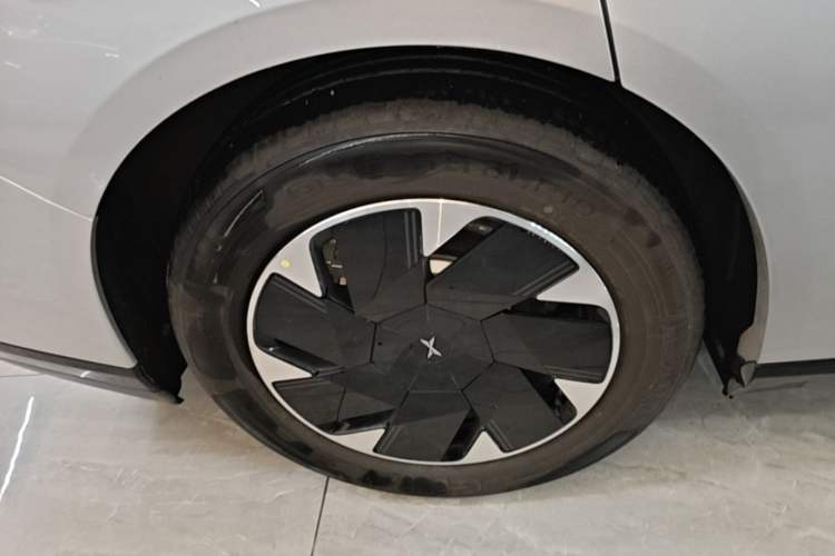 Used XPeng P7+ 2024 Long-Range Max Right Rear Wheel Hub