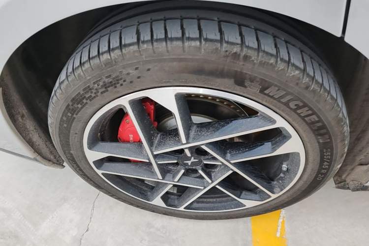 Used XPeng P7+ 2024 Long-Range Max Right Rear Wheel Hub