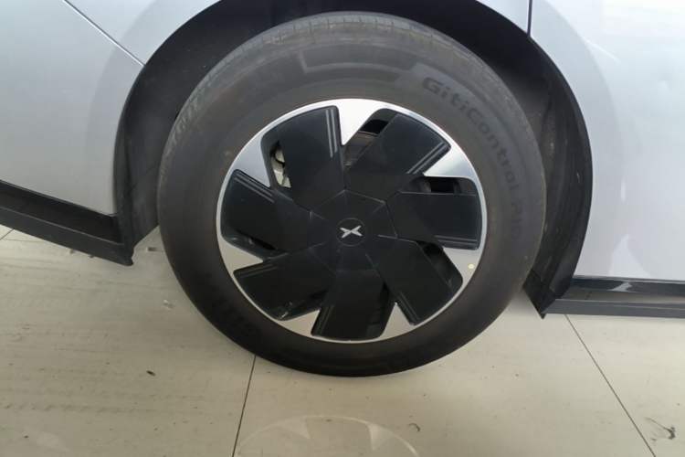 Used XPeng P7+ 2024 Long-Range Max Right Rear Wheel Hub