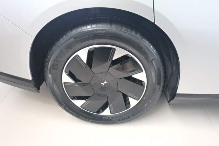 Used XPeng P7+ 2024 Long-Range Max Right Rear Wheel Hub