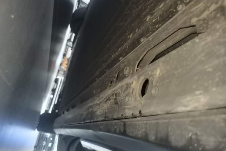 Used XPeng P7+ 2024 Long-Range Max Right Side Sill