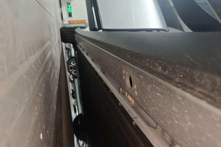 Used XPeng P7+ 2024 Ultra-Long Range Max Right Side Sill
