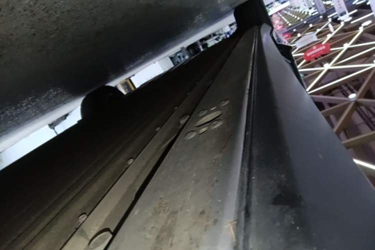 Used XPeng P7+ 2024 Long-Range Max Right Side Sill