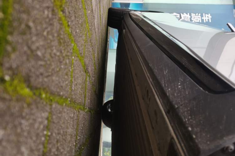 Used XPeng P7+ 2024 Long-Range Max Right Side Sill