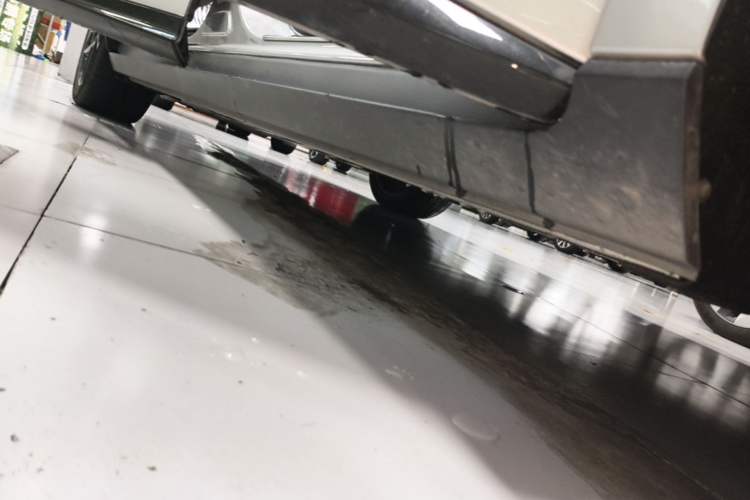 Used XPeng P7+ 2024 Ultra-Long Range Max Right Side Sill