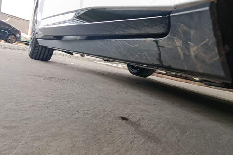 Used XPeng P7+ 2024 Ultra-Long Range Max Right Side Sill