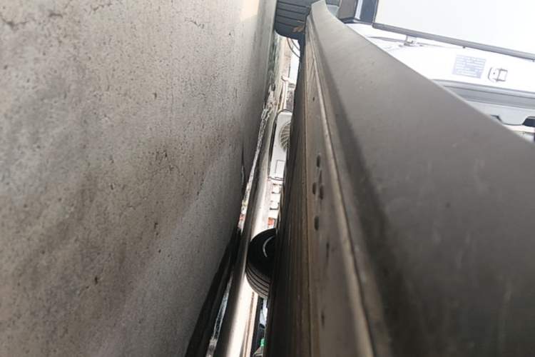 Used XPeng P7+ 2024 Long-Range Max Right Side Sill