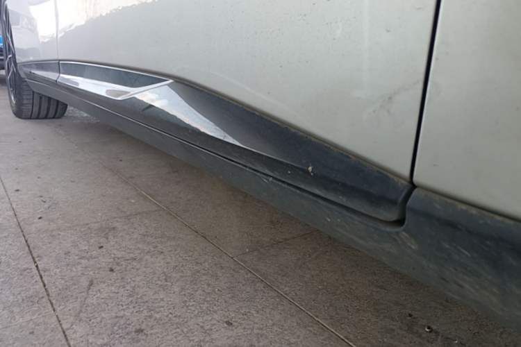 Used XPeng P7+ 2024 Ultra-Long Range Max Right Side Sill