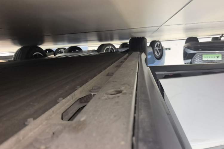 Used XPeng P7+ 2024 Long-Range Max Right Side Sill