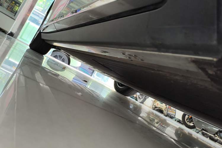 Used XPeng P7+ 2024 Long-Range Max Right Side Sill