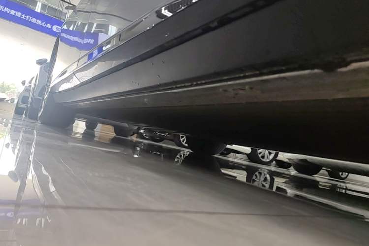 Used XPeng P7+ 2024 Long-Range Max Right Side Sill