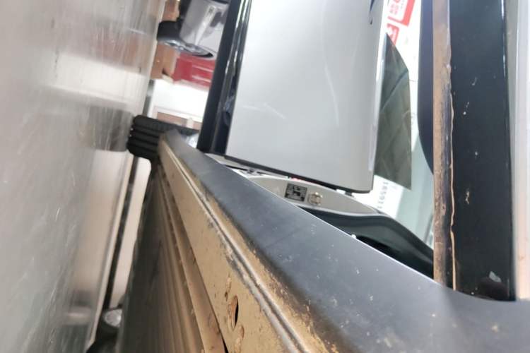 Used XPeng P7+ 2024 Long-Range Max Right Side Sill