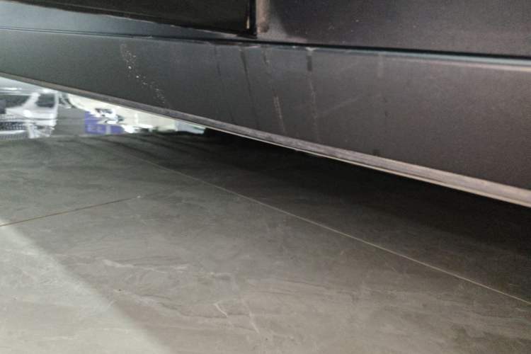 Used XPeng P7+ 2024 Long-Range Max Right Side Sill