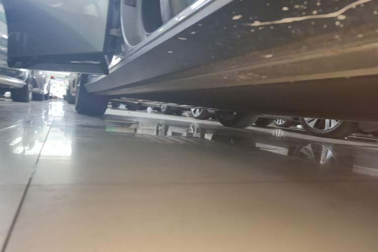 Used XPeng P7+ 2024 Ultra-Long Range Max Right Side Sill