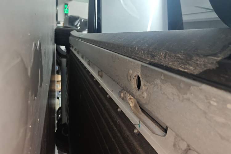 Used XPeng P7+ 2024 Ultra-Long Range Max Right Side Sill
