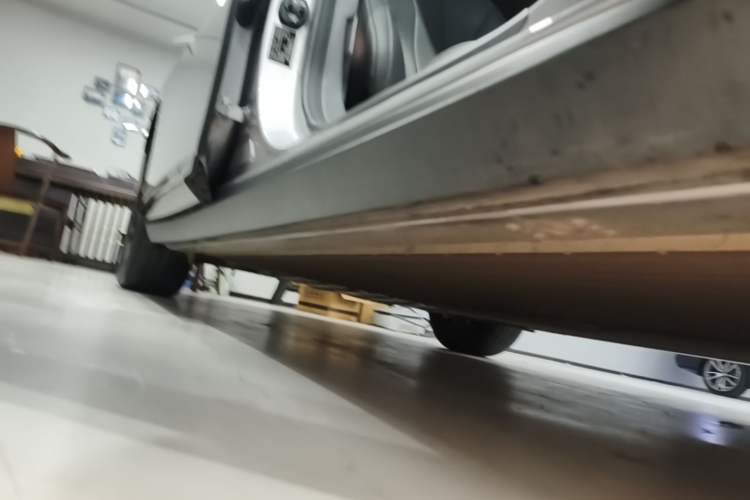 Used XPeng P7+ 2024 Long-Range Max Right Side Sill