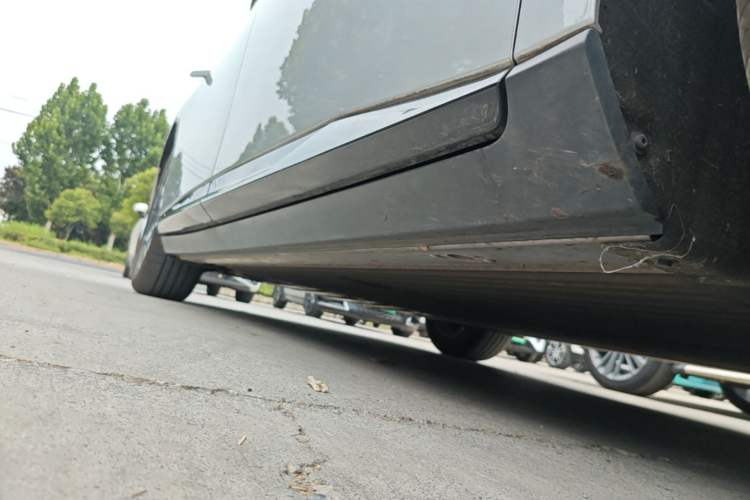 Used XPeng P7+ 2024 Long-Range Max Right Side Sill