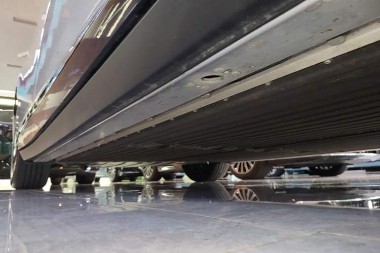 Used XPeng P7+ 2024 Ultra-Long Range Max Right Side Sill