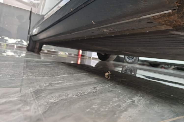 Used XPeng P7+ 2024 Long-Range Max Right Side Sill