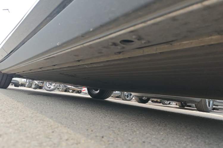 Used XPeng P7+ 2024 Long-Range Max Right Side Sill