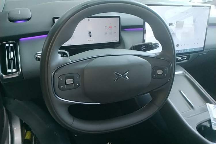 Used XPeng P7+ 2024 Long-Range Max Steering Wheel