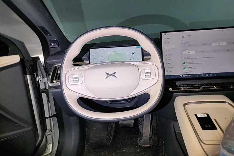 Used XPeng P7+ 2024 Long-Range Max Steering Wheel