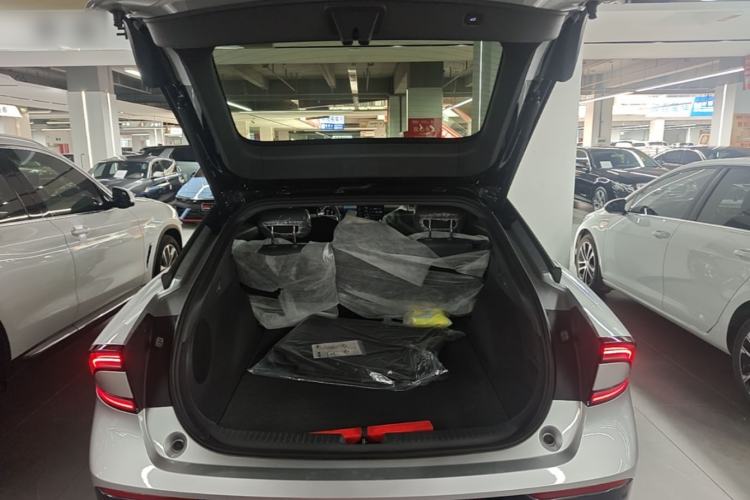 Used XPeng P7+ 2024 Ultra-Long Range Max Trunk
