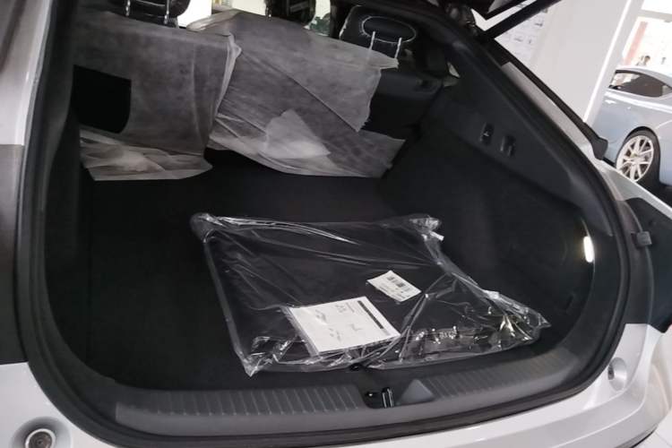 Used XPeng P7+ 2024 Ultra-Long Range Max Trunk