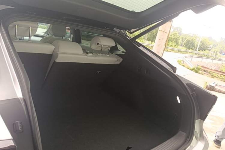 Used XPeng P7+ 2024 Long-Range Max Trunk