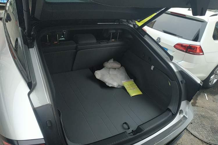 Used XPeng P7+ 2024 Long-Range Max Trunk