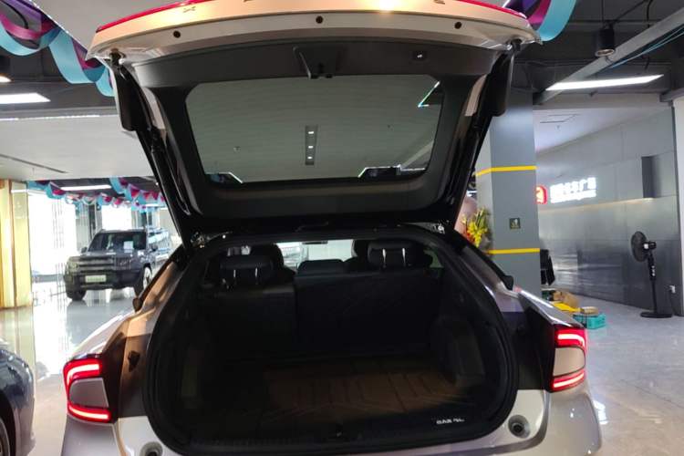 Used XPeng P7+ 2024 Ultra-Long Range Max Trunk
