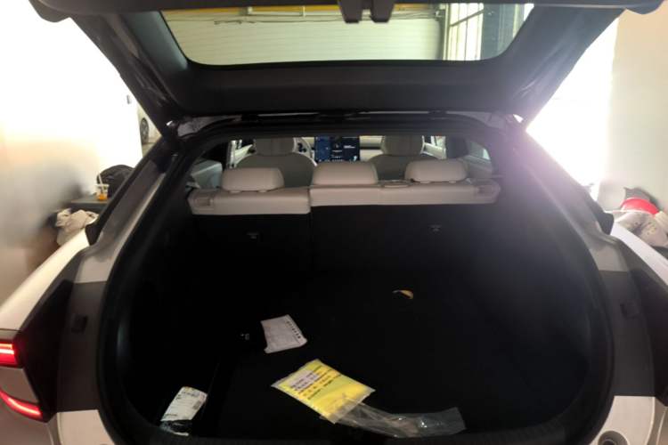 Used XPeng P7+ 2024 Long-Range Max Trunk