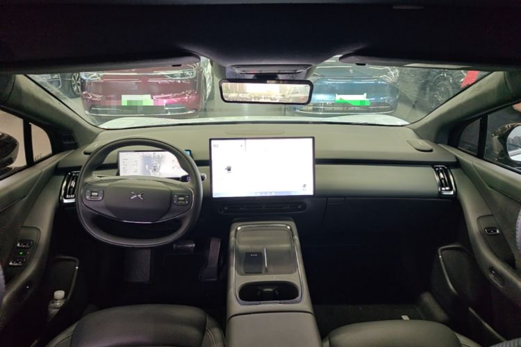 Used XPeng P7+ 2024 Long-Range Max Center Console