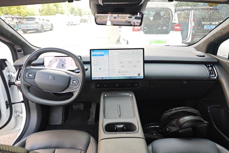 Used XPeng P7+ 2024 Ultra-Long Range Max Center Console