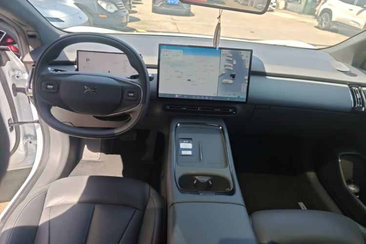 Used XPeng P7+ 2024 Long-Range Max Center Console