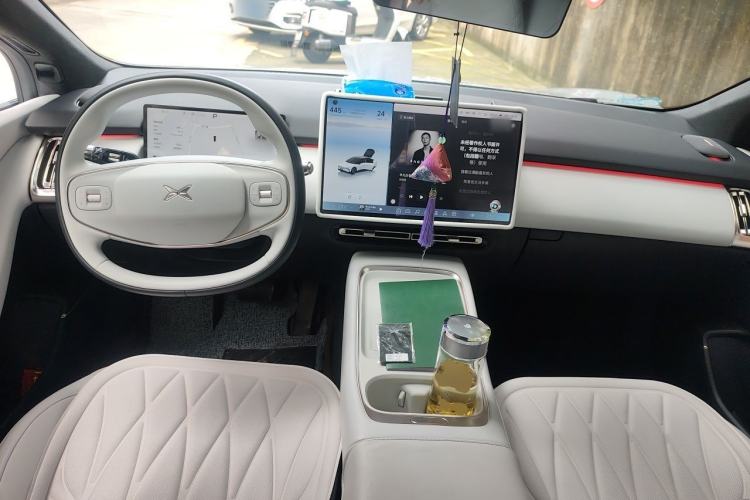 Used XPeng P7+ 2024 Long-Range Max Center Console