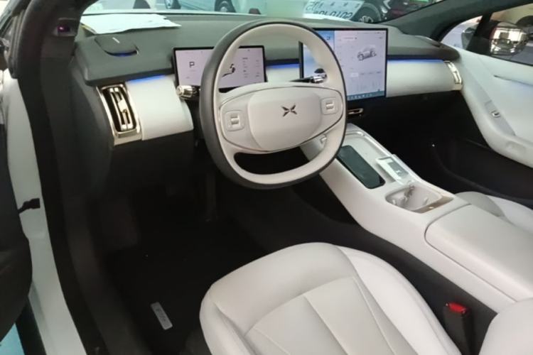 Used XPeng P7+ 2024 Long-Range Max Center Console