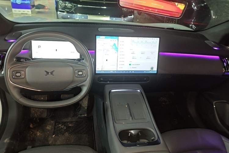Used XPeng P7+ 2024 Long-Range Max Center Console