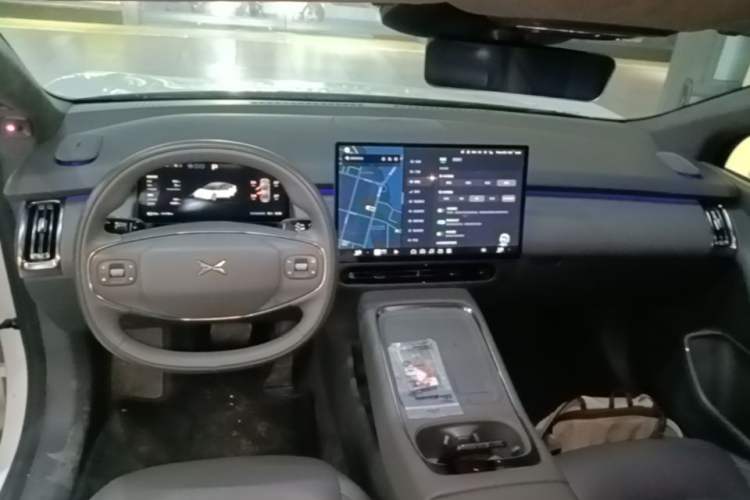 Used XPeng P7+ 2024 Long-Range Max Center Console