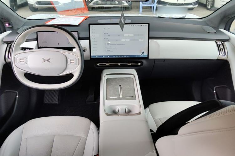 Used XPeng P7+ 2024 Long-Range Max Center Console