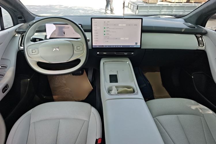 Used XPeng P7+ 2024 Long-Range Max Center Console