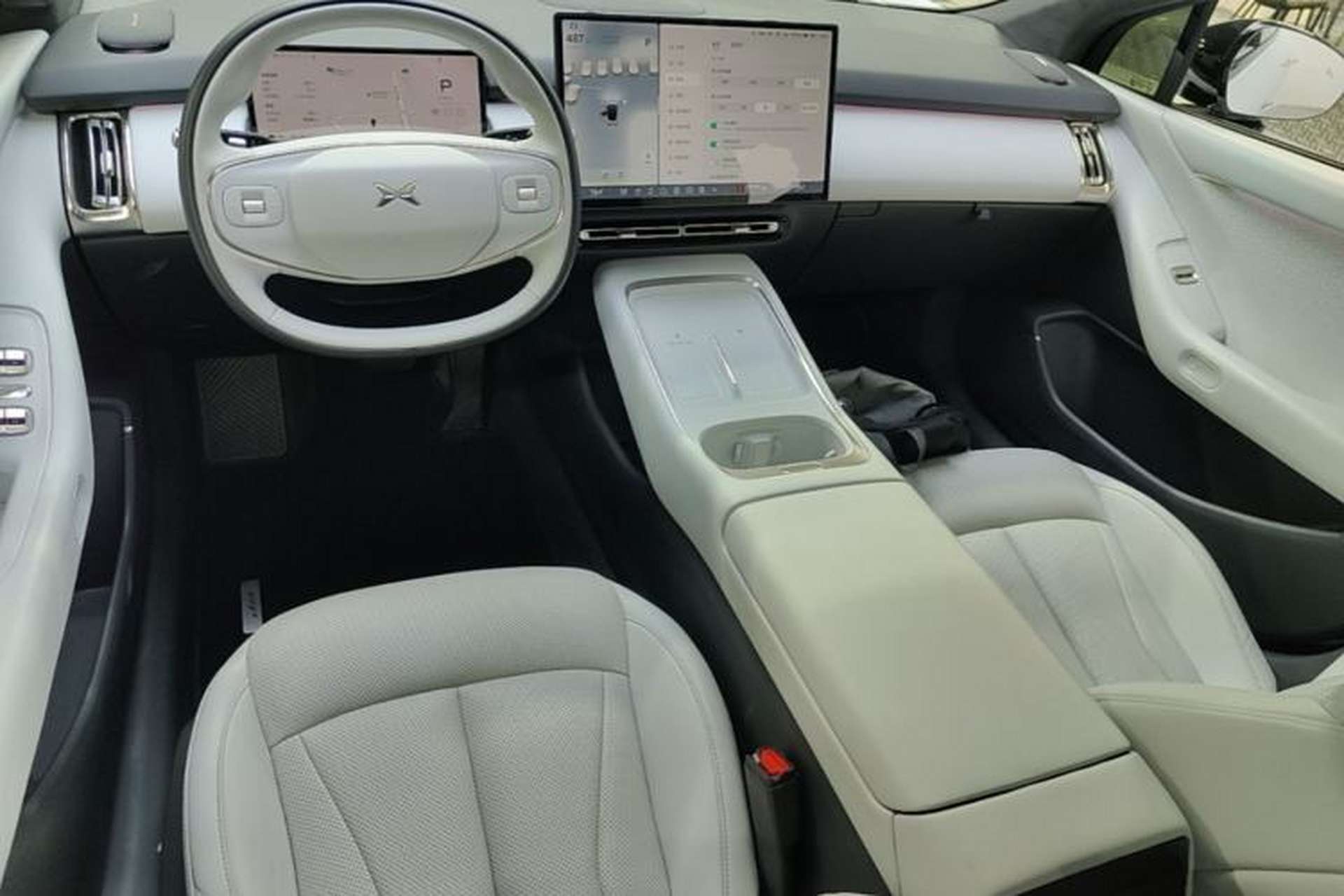 Used XPeng P7+ 2024 Long-Range Max Center Console