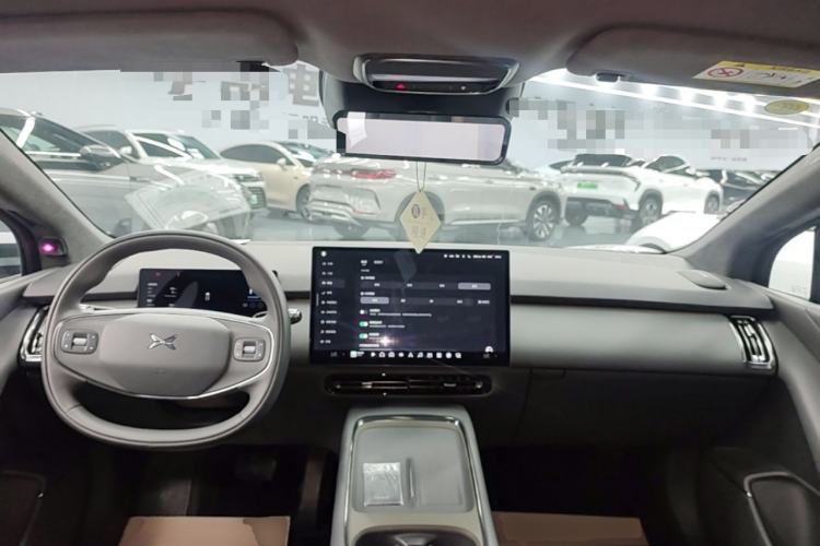 Used XPeng P7+ 2024 Long-Range Max Center Console