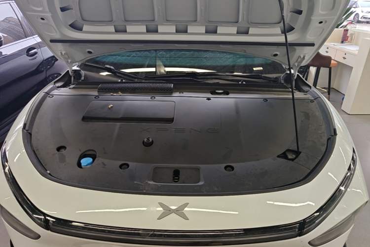 Used XPeng P7+ 2024 Long-Range Max Engine Bay