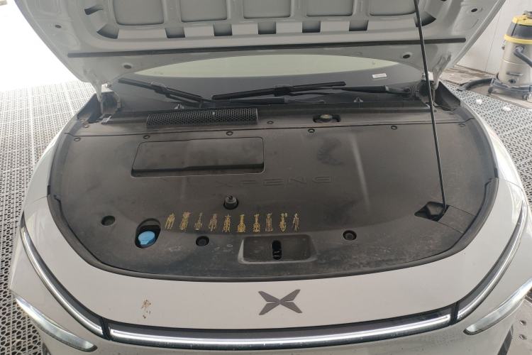 Used XPeng P7+ 2024 Ultra-Long Range Max Engine Bay