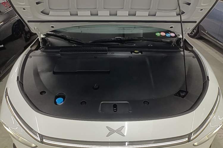 Used XPeng P7+ 2024 Ultra-Long Range Max Engine Bay