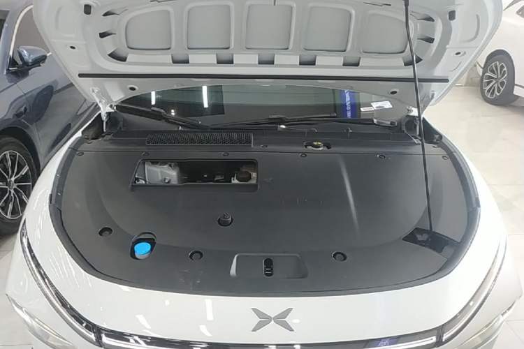 Used XPeng P7+ 2024 Long-Range Max Engine Bay