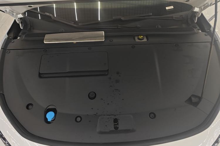 Used XPeng P7+ 2024 Ultra-Long Range Max Engine Bay