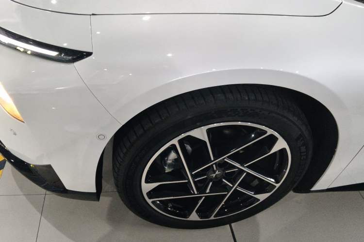 Used XPeng P7+ 2024 Long-Range Max Exterior 4